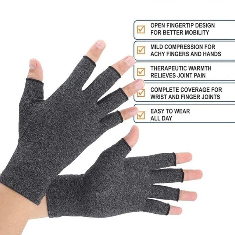 Guantes de compresión Ergoplen usados escribiendo en el ordenador